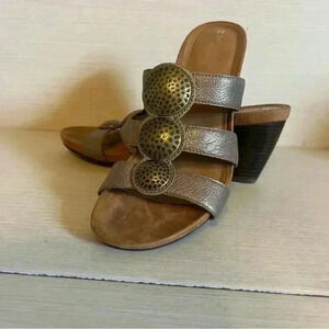 Leather Naturalizer Heeled Sandal